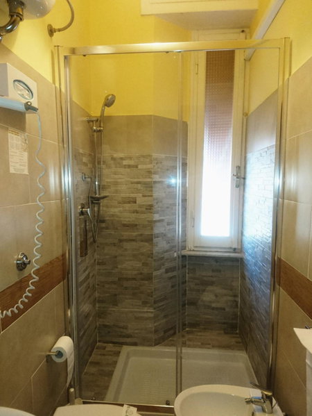 Giappone Inn Parking Hotel, Livorno, Italy