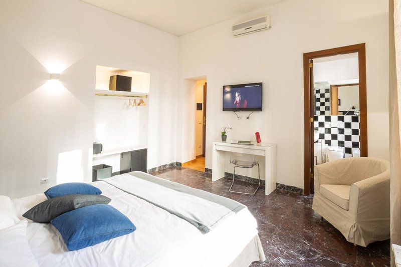 Lombardia40 Luxury Suites, Rome, Italy