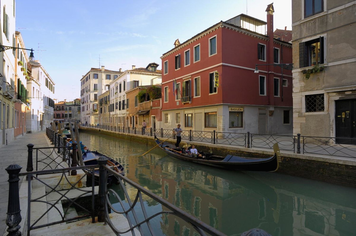 Hotel · Albergo Basilea, Venice