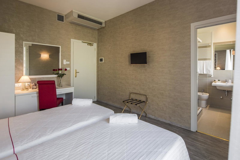 Nuovo Hotel Del Porto, Bologna, Italy