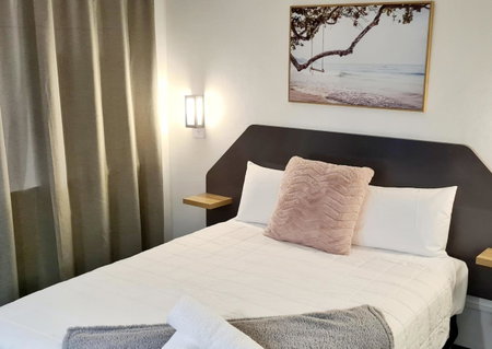 Golden Sands Motor Inn, Forster, Australia