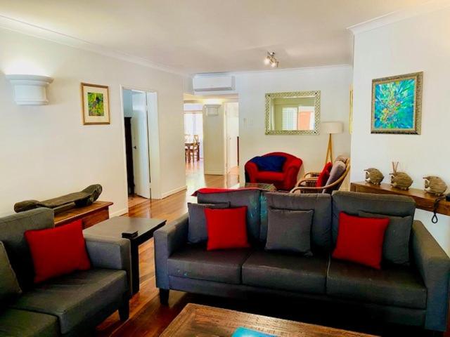 BeachView Apartments at Villa Paradiso, Palm Cove, Australia