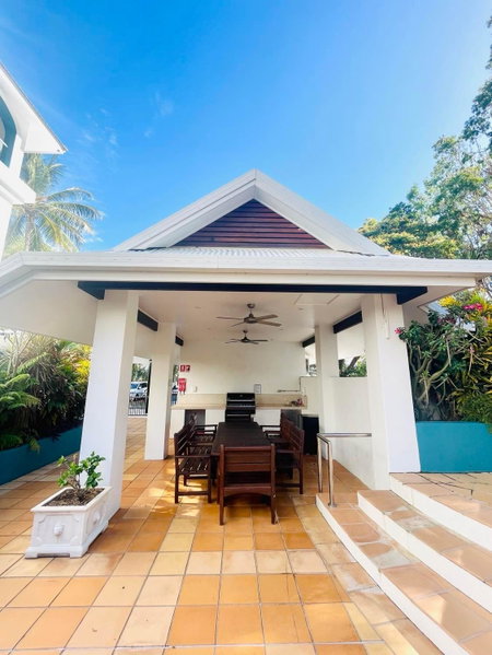 BeachView Apartments at Villa Paradiso, Palm Cove, Australia