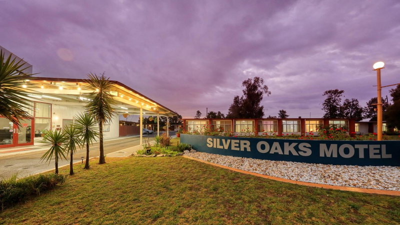 Silver Oaks Motel, Gilgandra, Australia