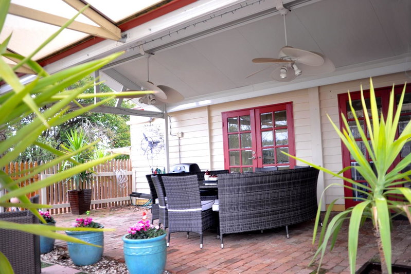 Must Love Dogs B&B & Self Contained Cottage, Rutherglen, Australia