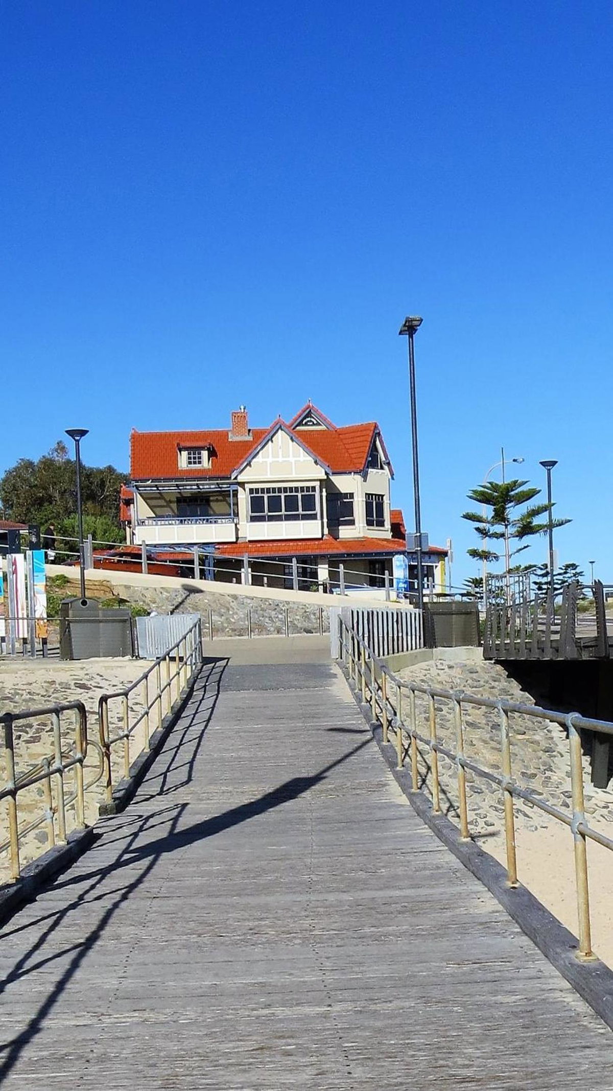 Hotel · McCloud House, Port Noarlunga