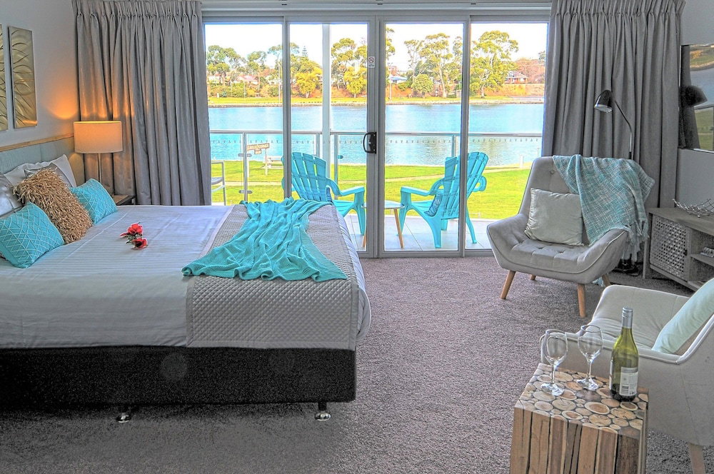 Hotel · Ulverstone River Edge Apartments, West Ulverstone