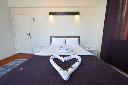 Bi̇lgi̇ner Apart, Demre, Turkey