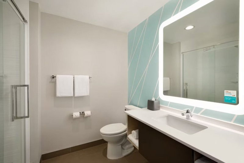 avid hotel Queretaro Centro Sur by IHG, Querétaro, Mexico