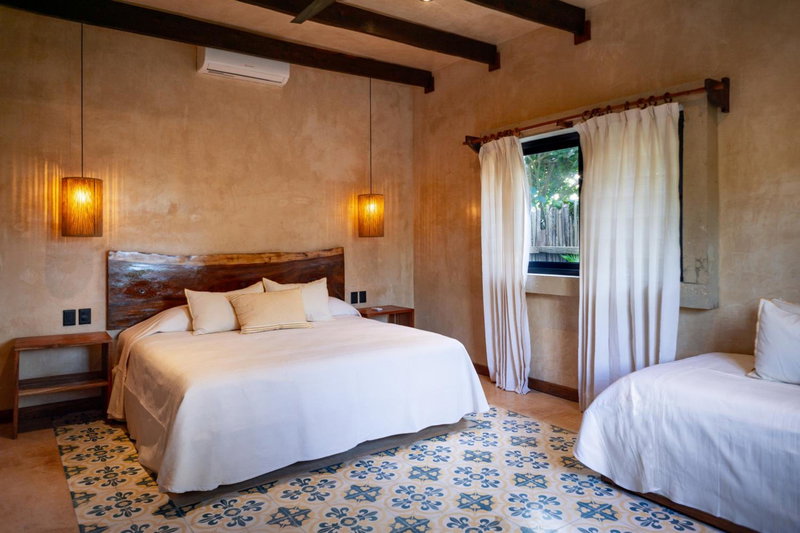 Mero Mero Hotel, El Cuyo, Mexico