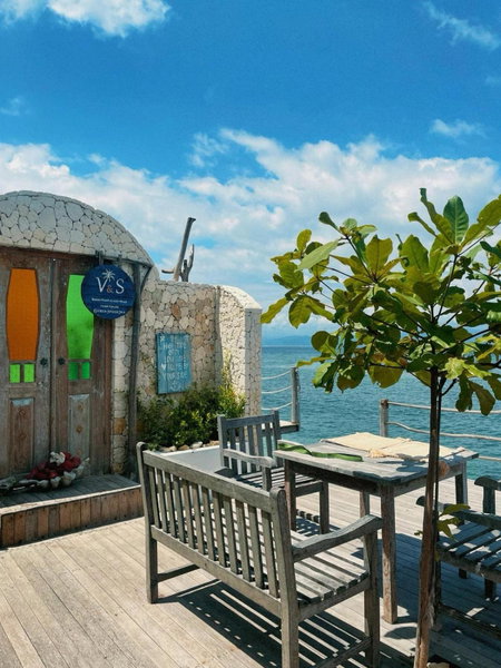 VnS Beachfront Guesthouse, Nusa Penida, Indonesia