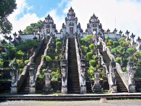 Bukit Asri Lodge, Seraya, Indonesia