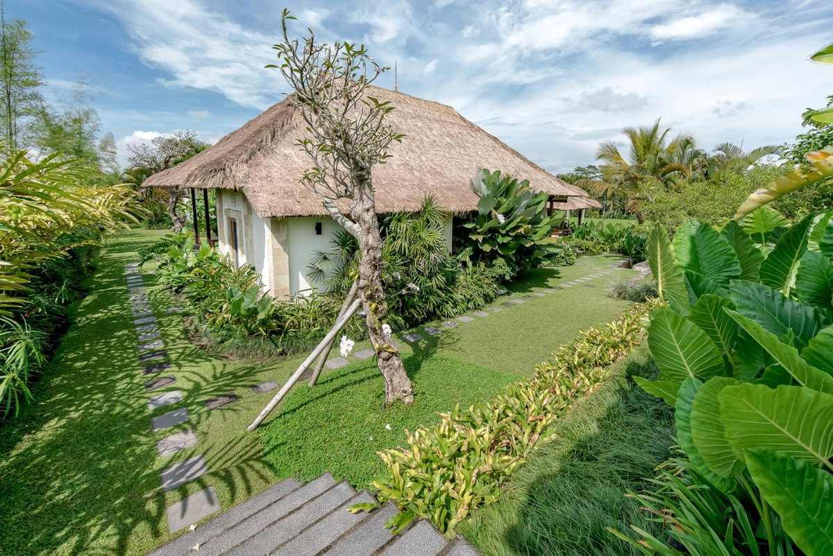 Villa Rumah Lotus, Indonesia