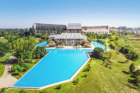 InterContinental Heilong Lake by IHG, Meishan, China