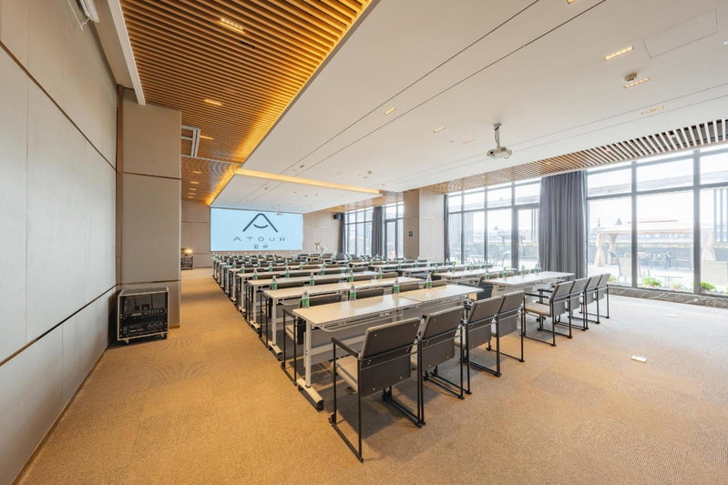 Atour Hotel Kunshan Baoyu Plaza North Changjiang Road, Kunshan, China