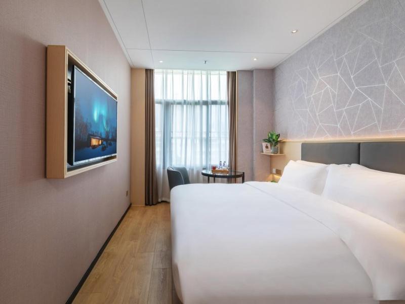 GreenTree Eastern Hotel Shenzhen Futian Civic Center Jingtan Subway Station, Shenzhen, China