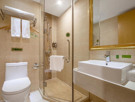 Vienna Hotel Shenzhen Longhua Renmin South Road, Bao'an, China