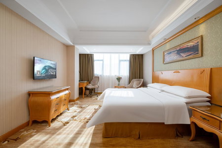 Vienna Hotel Shenzhen Longhua Renmin South Road, Bao'an, China