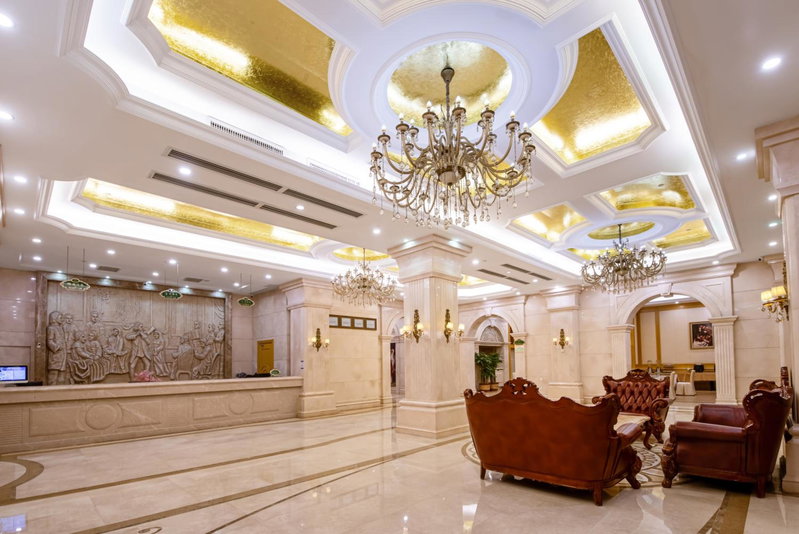Vienna Hotel Shenzhen Longhua Renmin South Road, Bao'an, China