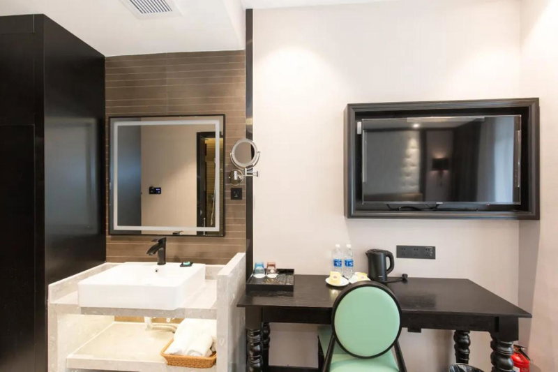 Pazhou XANA Deluxe International Hotel Pazhou Convention and Exhibition Center Changgang Metro Station Branch - Free Shuttle Bus to Canton Fair Complex Dur, Guangzhou, China