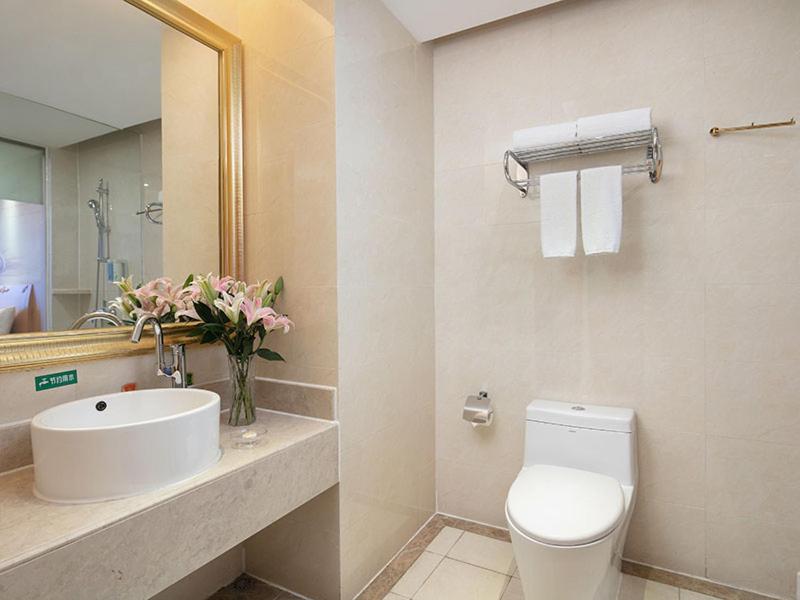 Vienna International Hotel Jiujiang Shili Street, Jiujiang, China