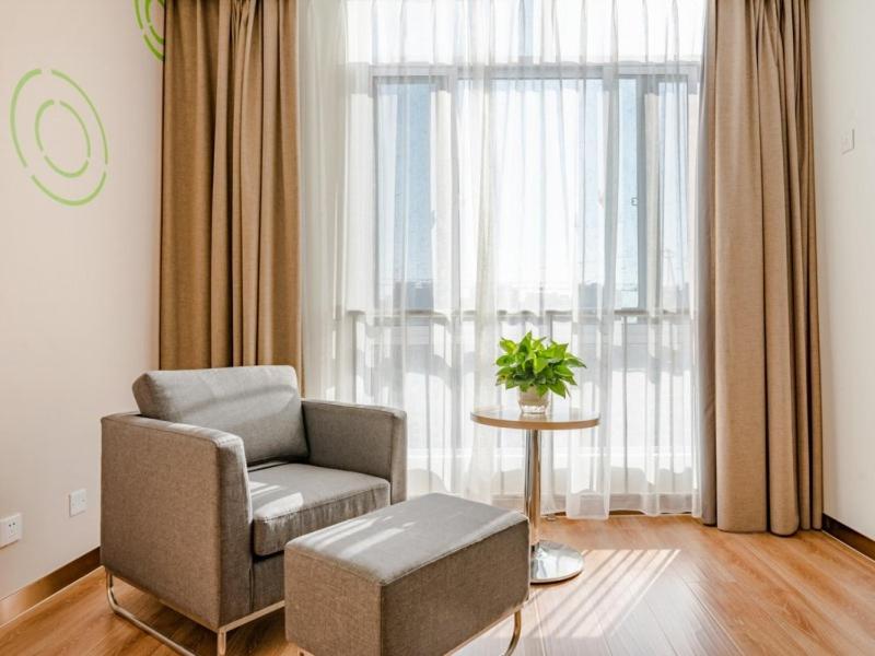 GreenTree Inn Taian High-speed Railway Station Lingshan Avenue Business Hotel, Tai'an, China