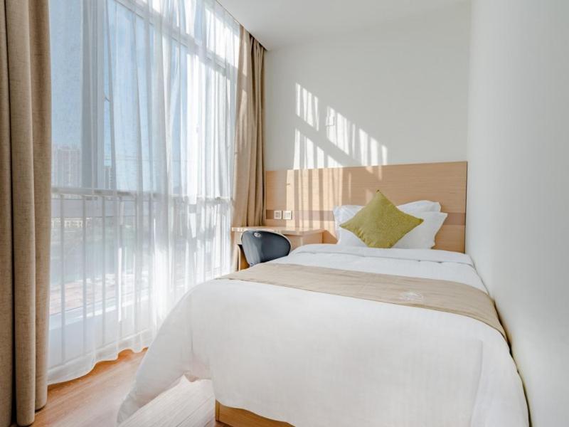GreenTree Inn Taian High-speed Railway Station Lingshan Avenue Business Hotel, Tai'an, China