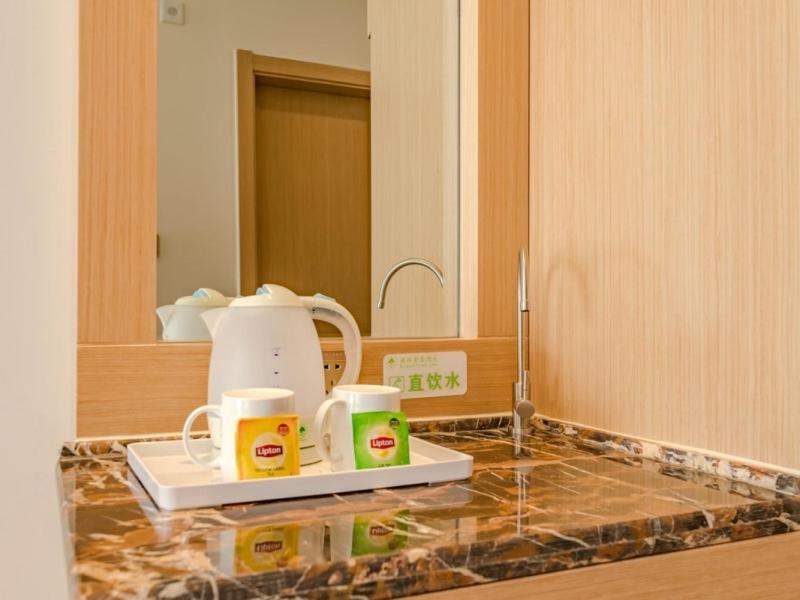 GreenTree Inn Taian High-speed Railway Station Lingshan Avenue Business Hotel, Tai'an, China