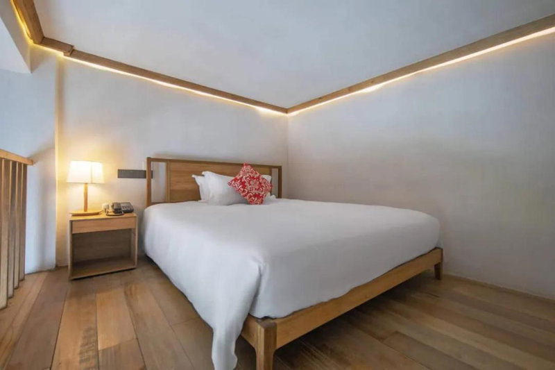 Ramadaencore By Wyndham Shanghai Pud ong Airport -Provide free 24hour shuttle bus service for airport pick-up and drop-off at Pud ong Airport, Shanghai, China