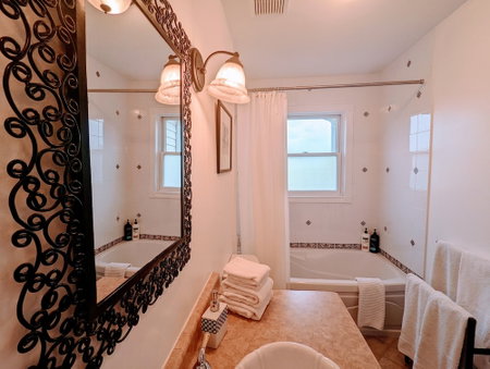 Dicksons Family Suite B&B, Niagara-on-the-Lake, Canada