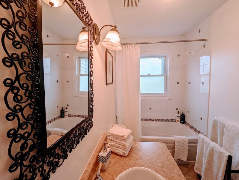 Dicksons Family Suite B&B, Niagara-on-the-Lake, Canada