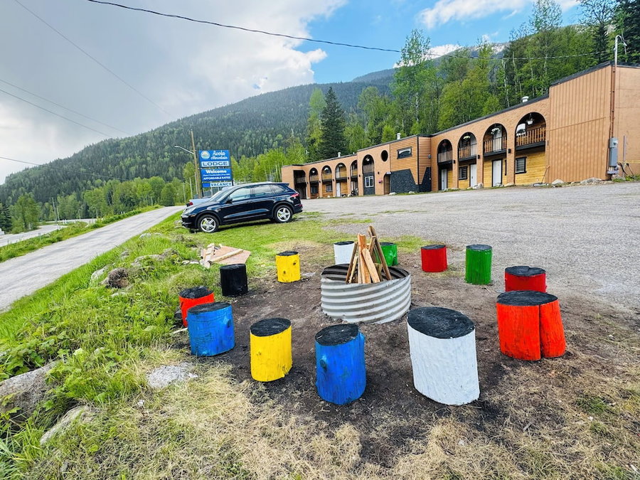 Avola Mountain Lodge, Avola, Canada