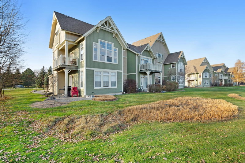 Rivergrass by Property Valet, Blue Mountains, Canada