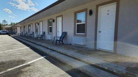 Deep River Motel, Deep River, Canada