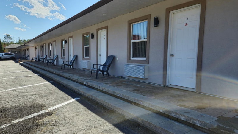 Deep River Motel, Deep River, Canada