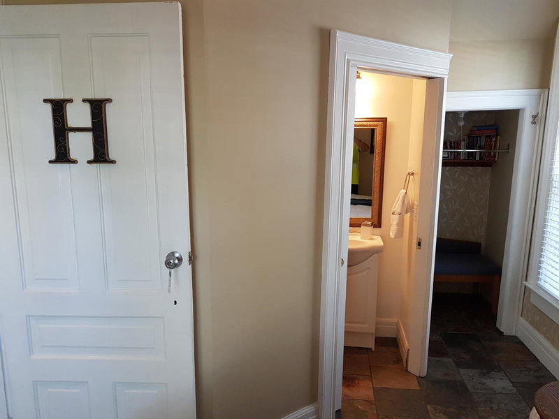 Hellemsfield Inn & bed and breakfast, Kingsville, Canada