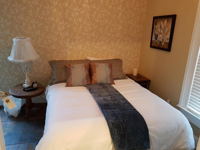 Hellemsfield Inn & bed and breakfast, Kingsville, Canada