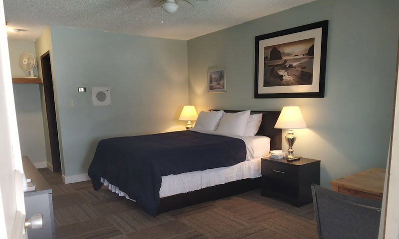 Pleasant Valley Motel, Houston, Canada