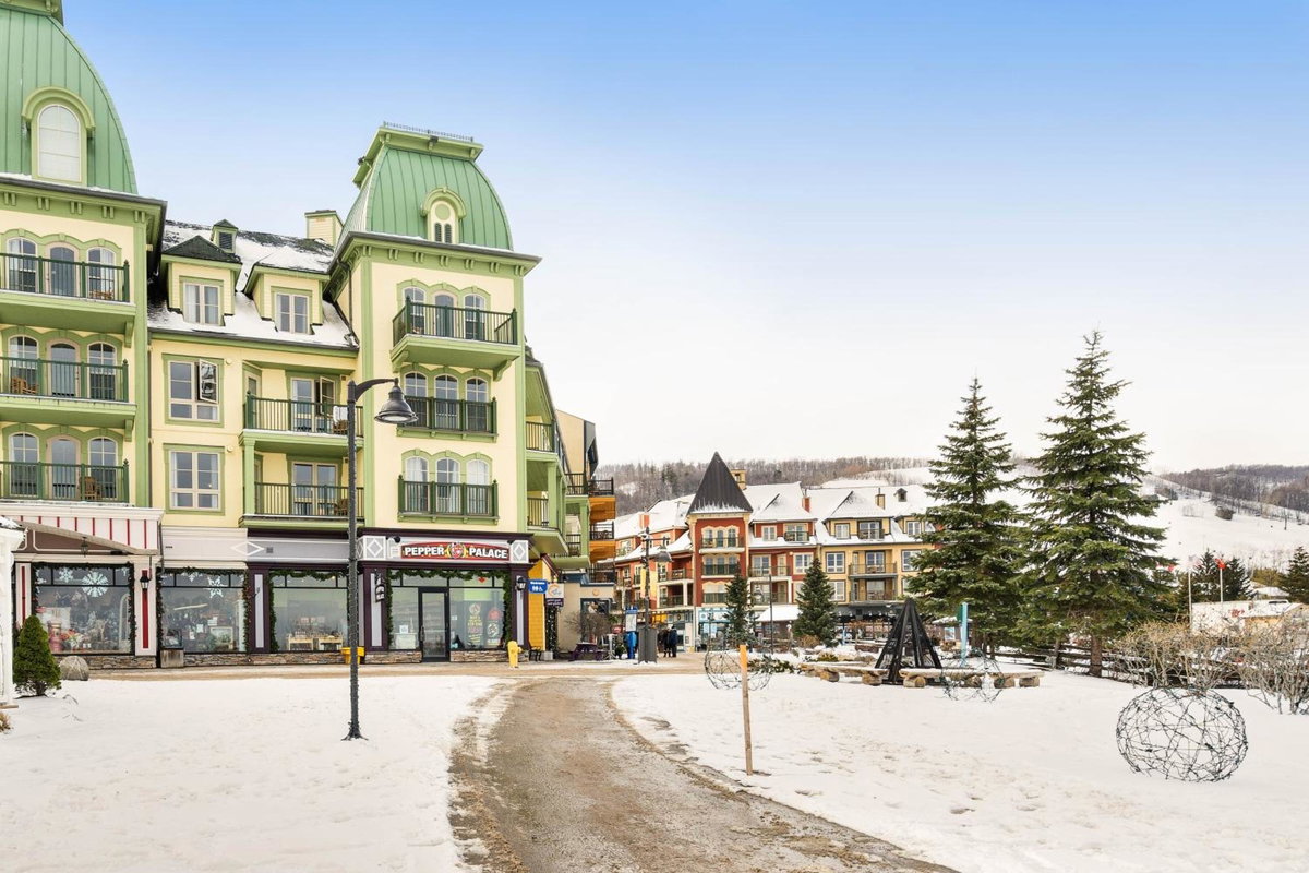Condo 212 at North Creek Resort by Vacasa, Canada