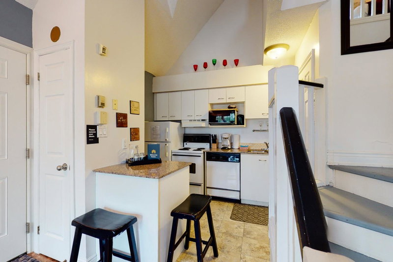 Condo 212 at North Creek Resort by Vacasa, Blue Mountains, Canada
