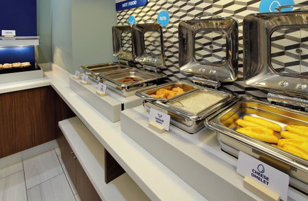 Holiday Inn Express Montreal Airport - St-Laurent by IHG, Montreal, Канада