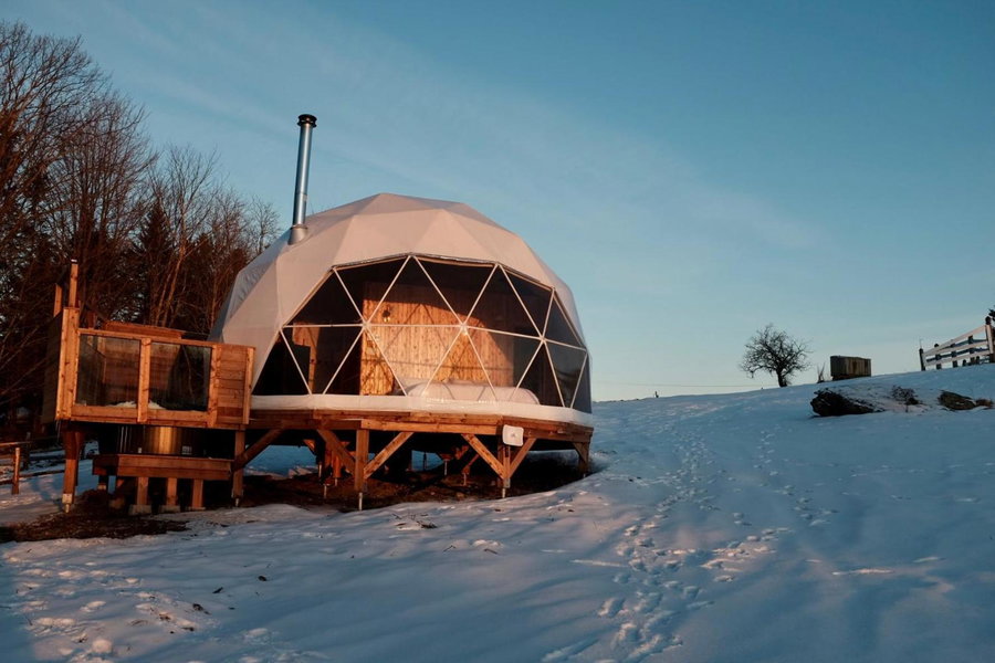 Mi-clos - luxury pods with private jacuzzi and sauna, Orford, Canada