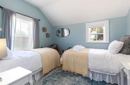 Rocklyn Inn Bed & Breakfast, Grey Highlands, Canada