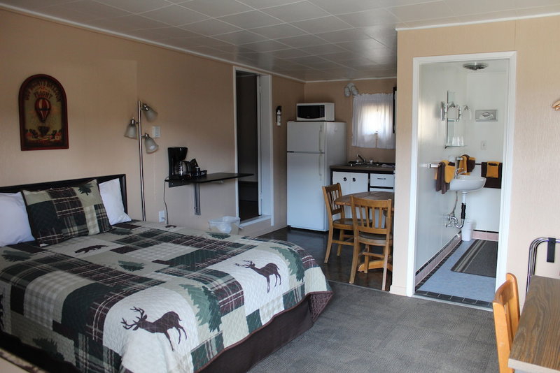 Nomad motel, Clinton, Canada