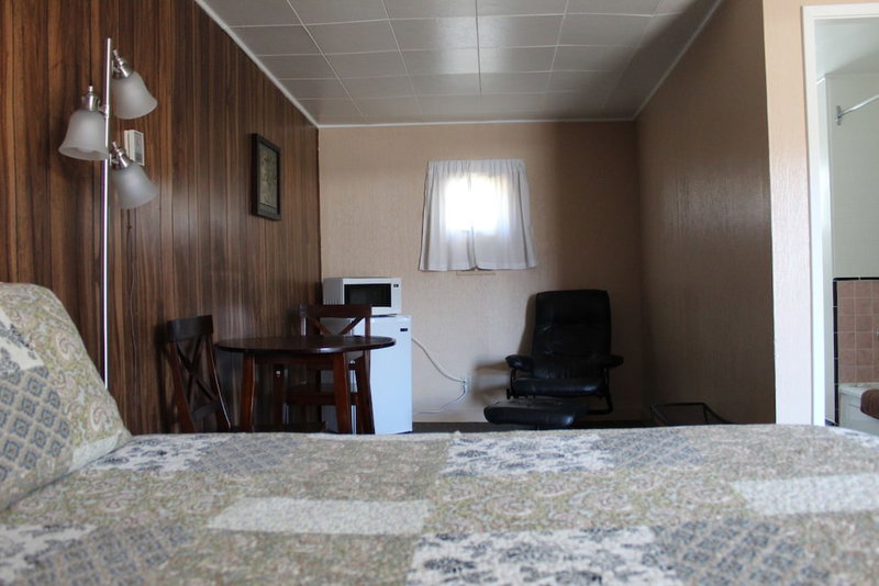 Nomad motel, Clinton, Canada