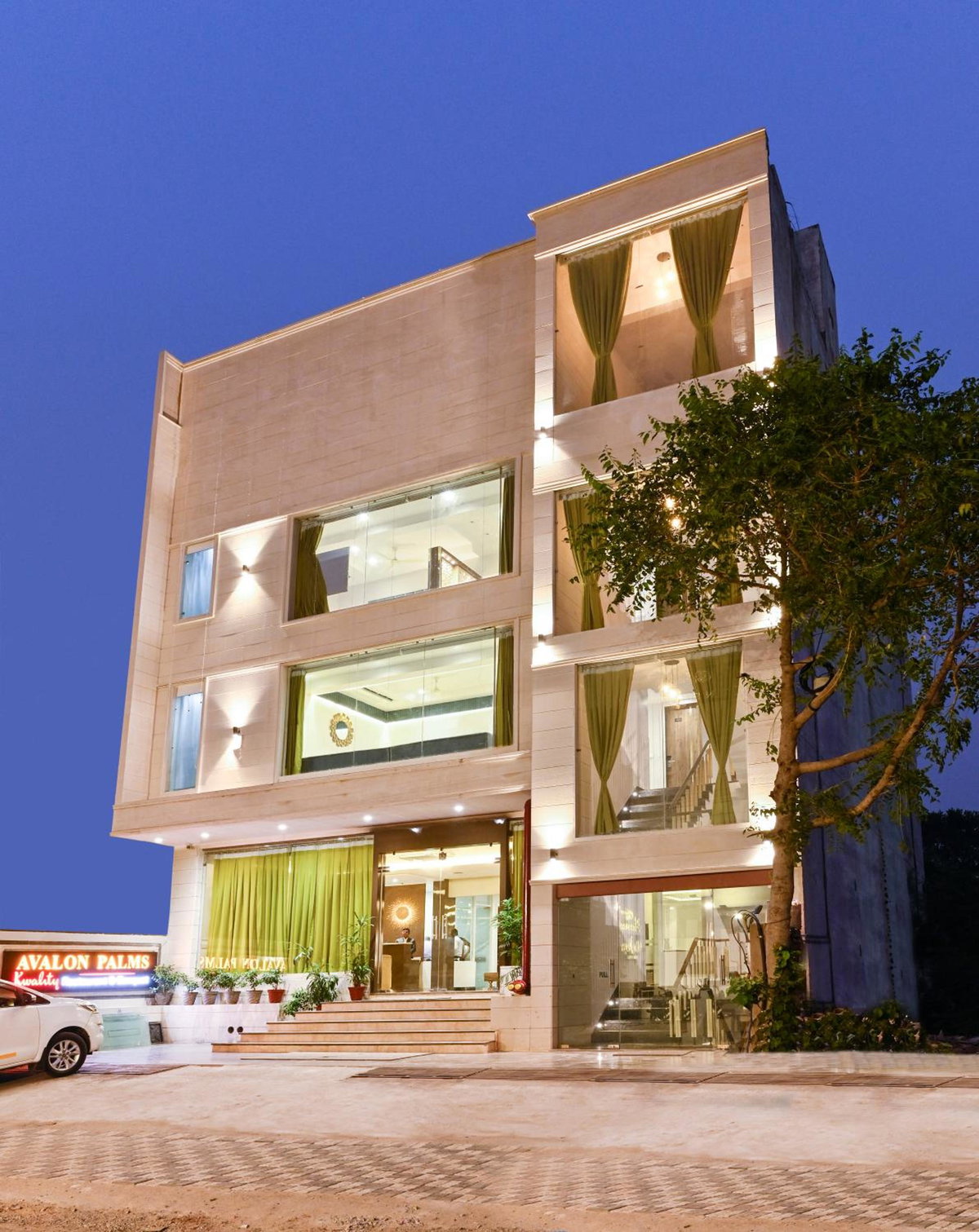 Hotel Avalon Palms Agra, Индия