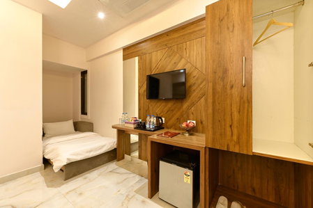 Hotel Avalon Palms Agra, Agra, India