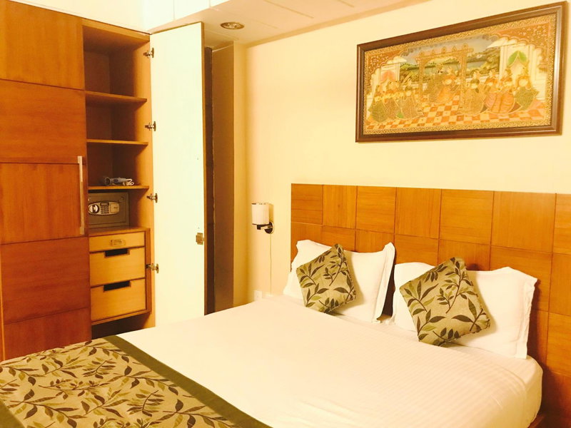 Skylink Suites Bed & Breakfast, New Delhi, India