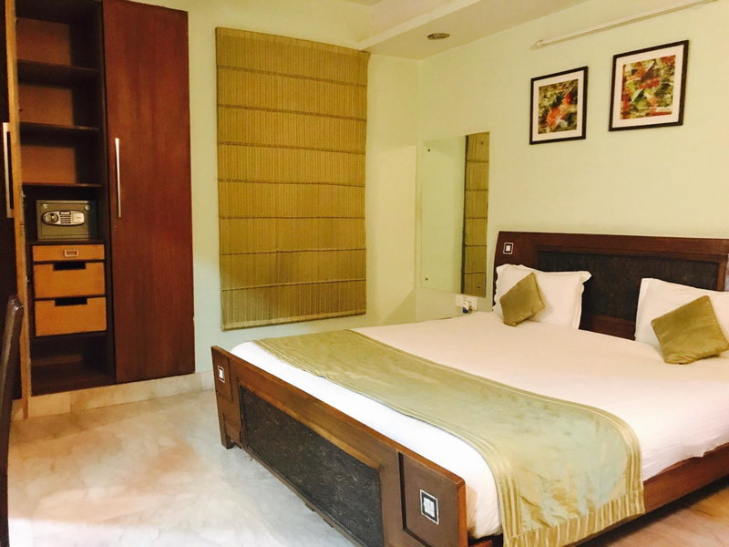 Skylink Suites Bed & Breakfast, New Delhi, India