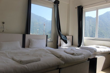 Back Stayz Hostel, Rishīkesh, India